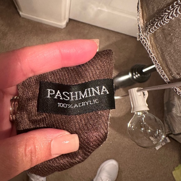 New Pashmina scarf - Picture 7 of 7